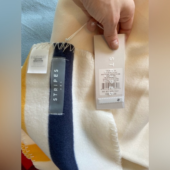 Stripped soft blanket - Picture 3 of 4